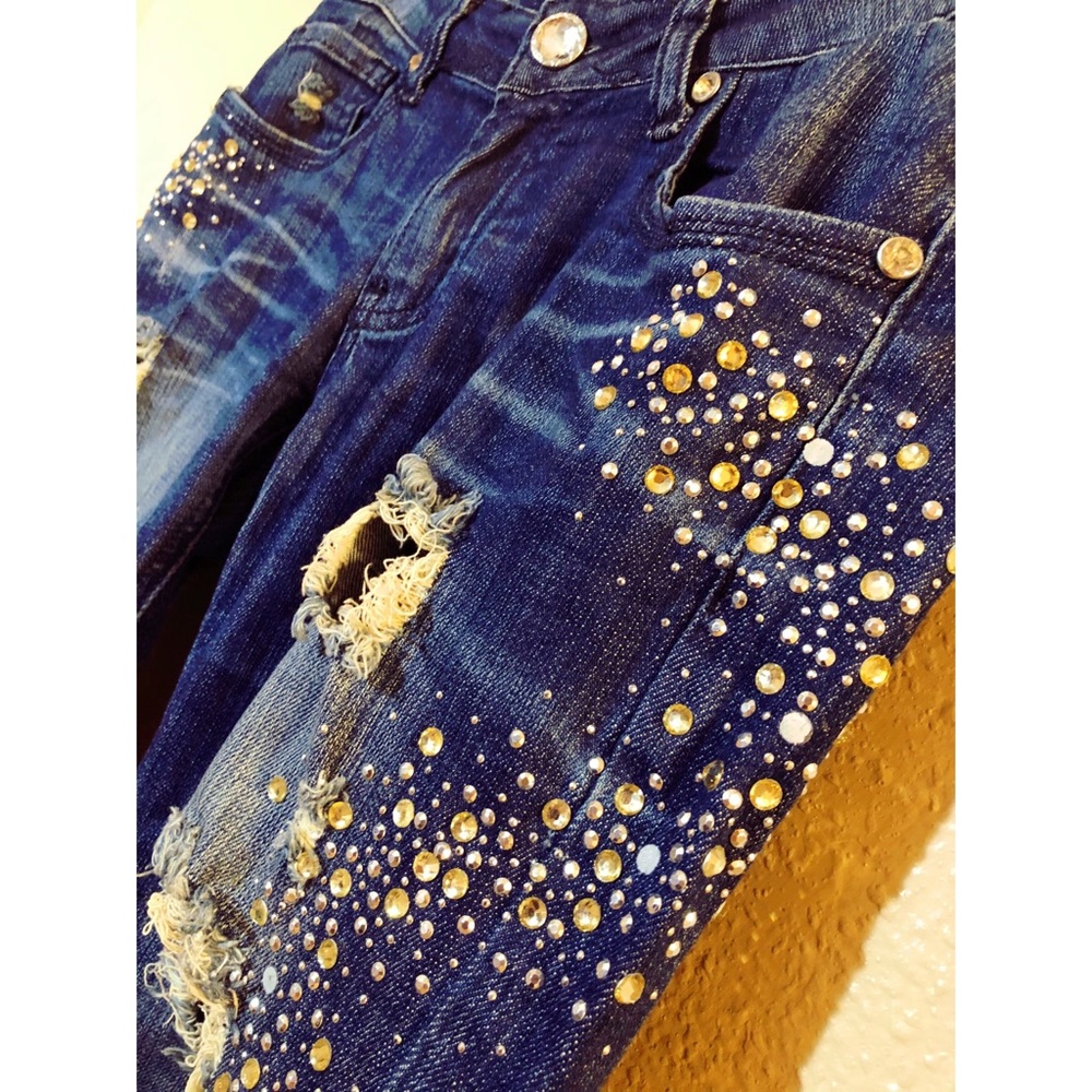 MACHINE LOW RISE RHINESTONE JEANS